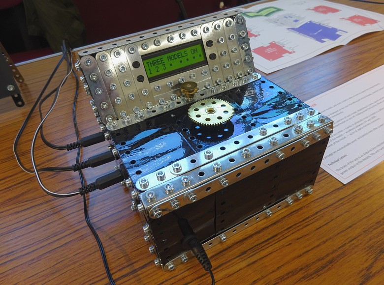 The eight model controller in operation The eight model controller in operation