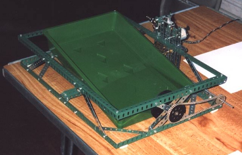 The PCB etchant agitator under test The PCB etchant agitator under test