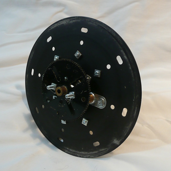The underside of the turntable The underside of the turntable